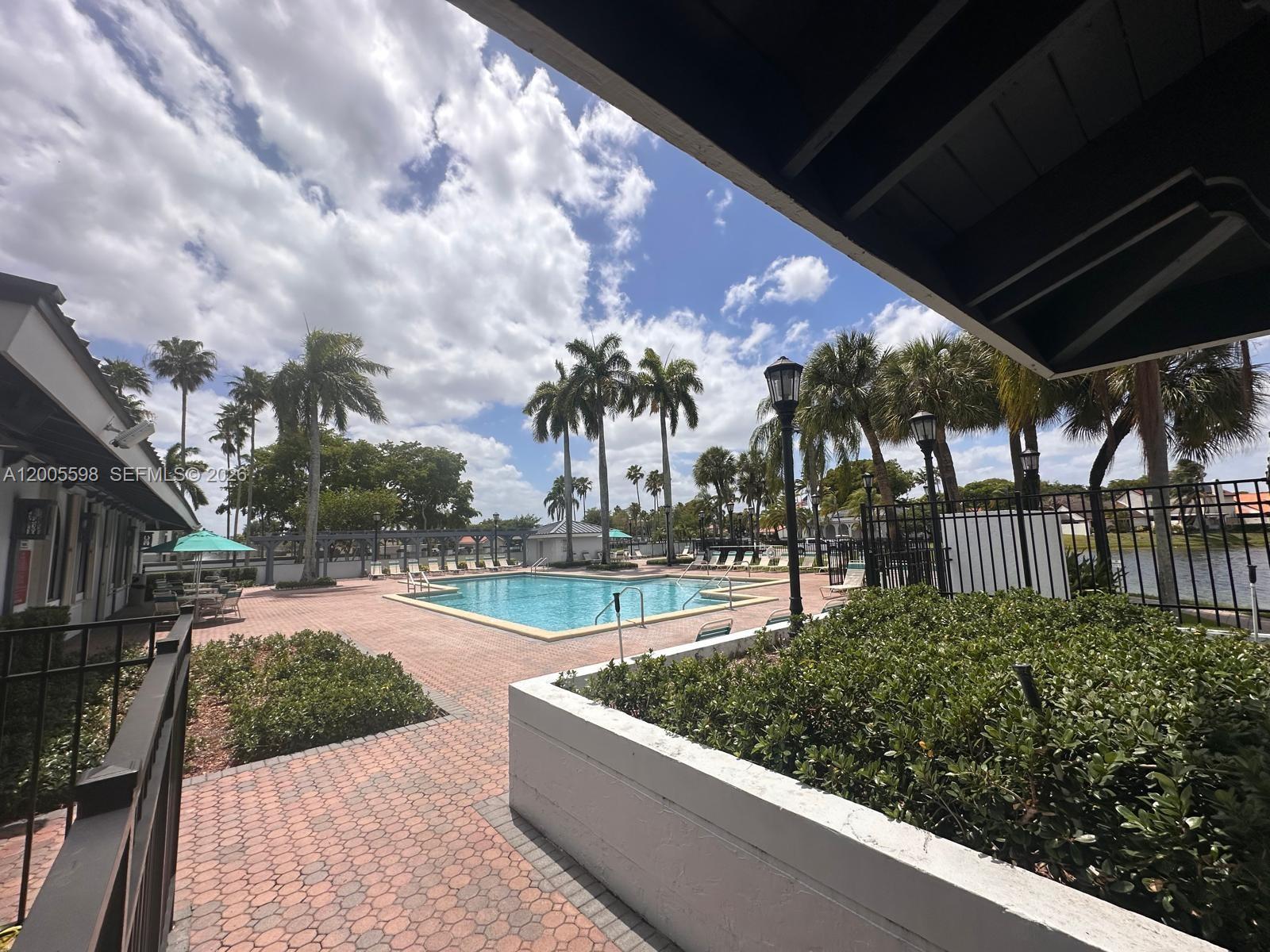 THE MOORS TOWNHOUSES - Residential