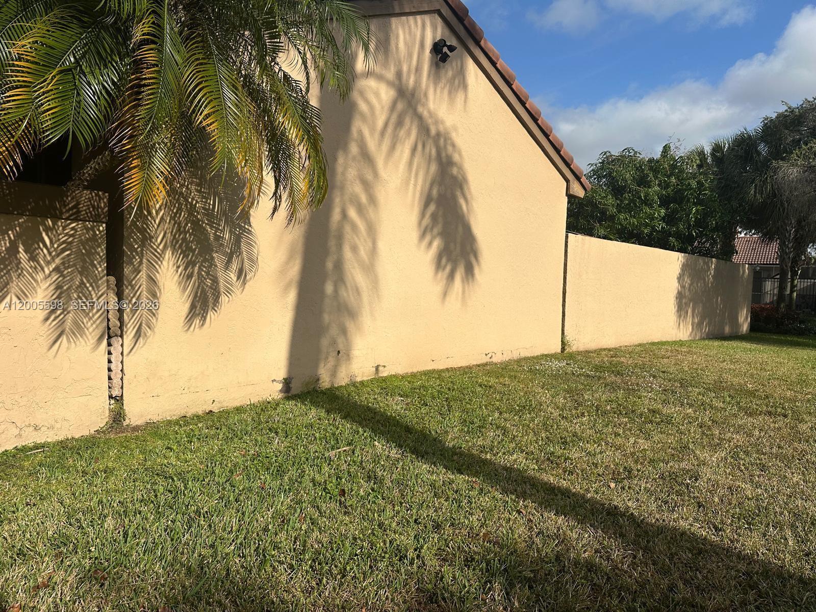 THE MOORS TOWNHOUSES - Residential