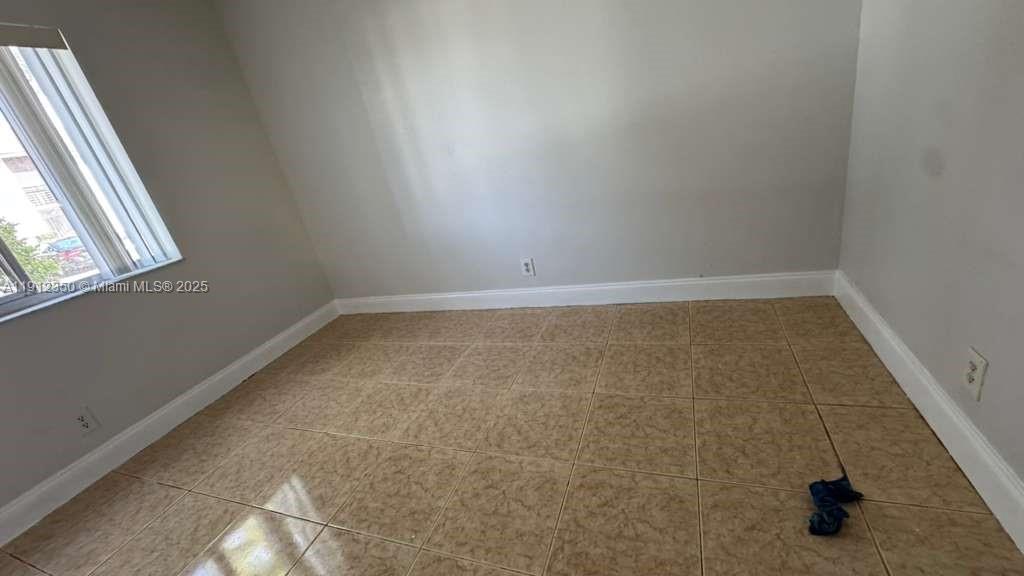 GARDENS NORTH SIX CONDO - Residential Lease