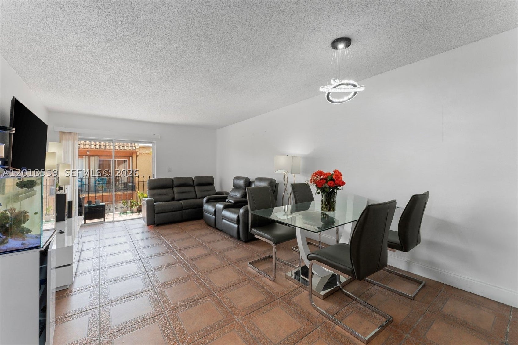 1950 W 54th St 406