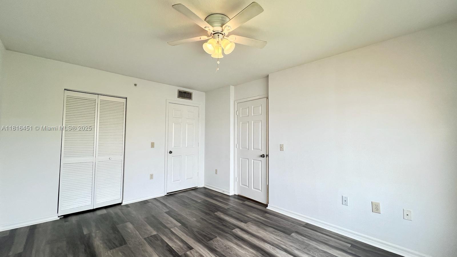 Emerald isle at Laguna - Residential Lease