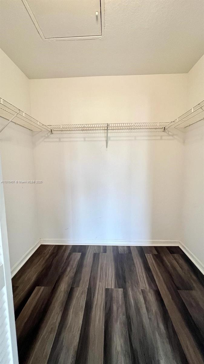 Emerald isle at Laguna - Residential Lease