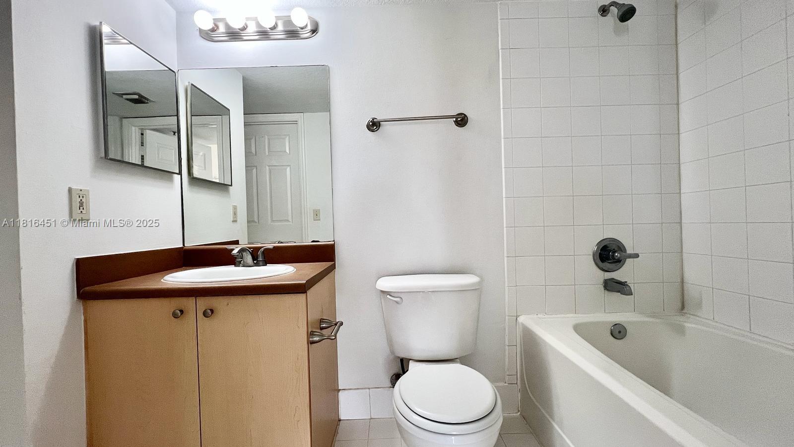 Emerald isle at Laguna - Residential Lease