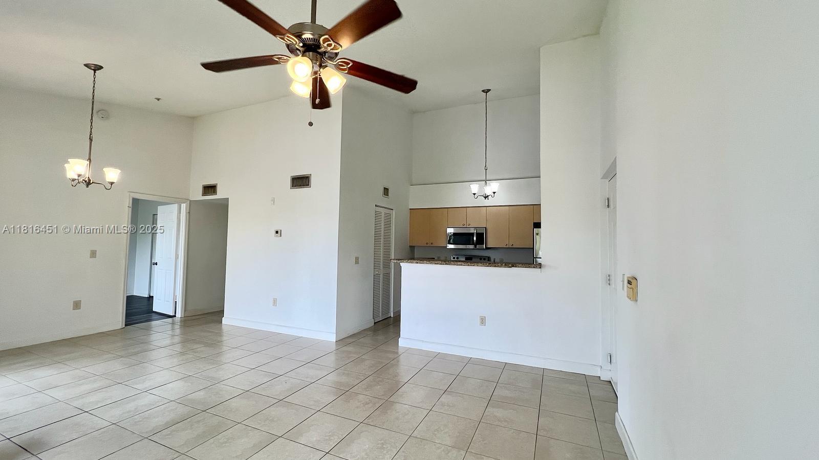 Emerald isle at Laguna - Residential Lease