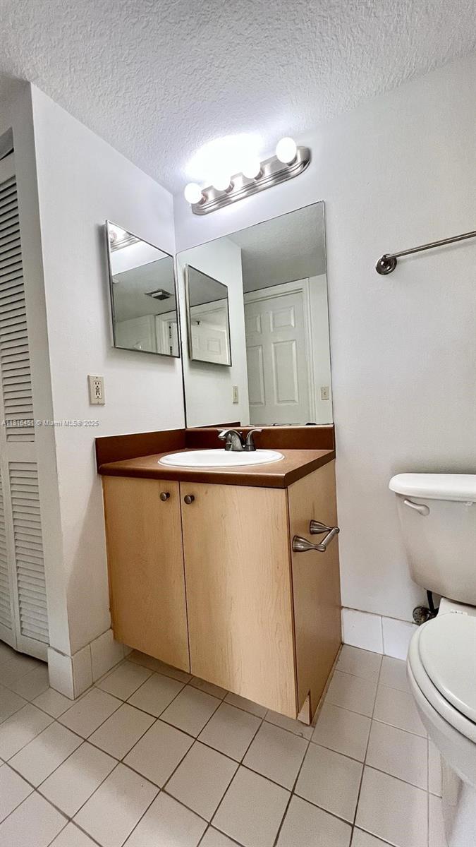 Emerald isle at Laguna - Residential Lease