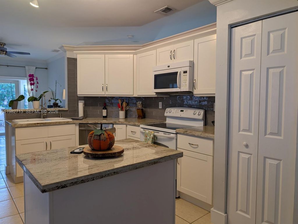 Photo of 4153 Sapphire Ter, Weston, FL 33331 (MLS # A11982713)