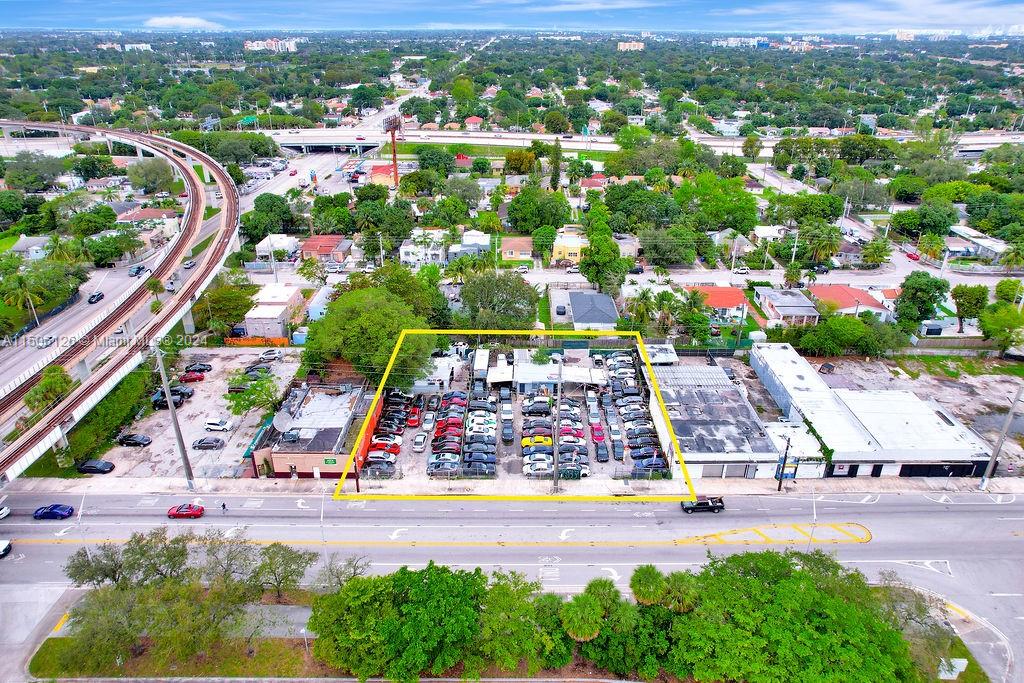 This 19,500 SF assemblage is comprised of four contiguous folios on the 36th Street corridor of Miami's burgeoning Allapattah neighborhood. This site is directly across the street from the Miami Metrorail Allapattah Station.
This site is uniquely suited for mixed use redevelopment with a minimum of 67 residential units under the SB 102 Live Local guidelines which permits for increase density and development potential. Zoning allows mixed-use retail, apartments, office, hotel, storage and more. Lot size is 150’ X 130’
NW 36 street is the high traffic east-west corridor that connects Miami Beach, Edgewater, Midtown, Wynwood, and The Design District to all major roadways, Miami International Airport, and westerly locations including Doral.