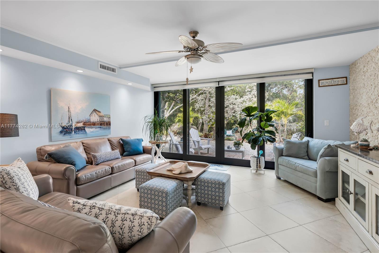 BUTTONWOOD BAY CLUB CONDO - Residential