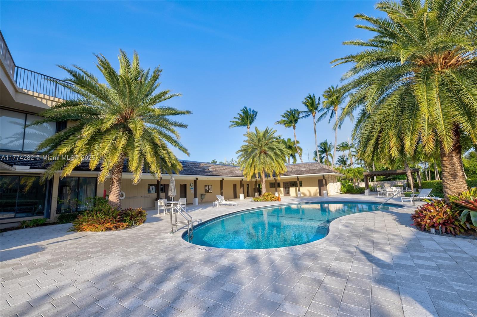 BUTTONWOOD BAY CLUB CONDO - Residential