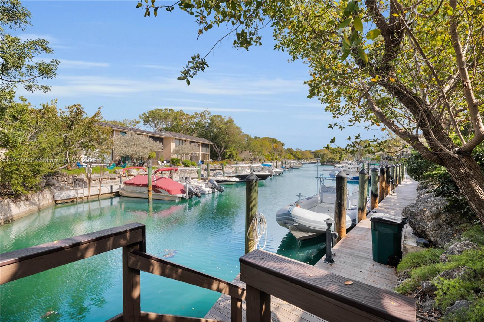 BUTTONWOOD BAY CLUB CONDO - Residential