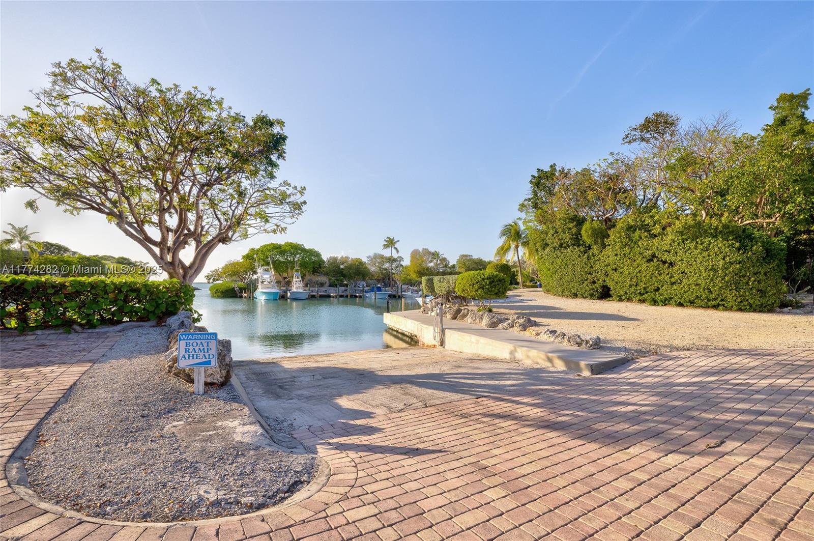 BUTTONWOOD BAY CLUB CONDO - Residential