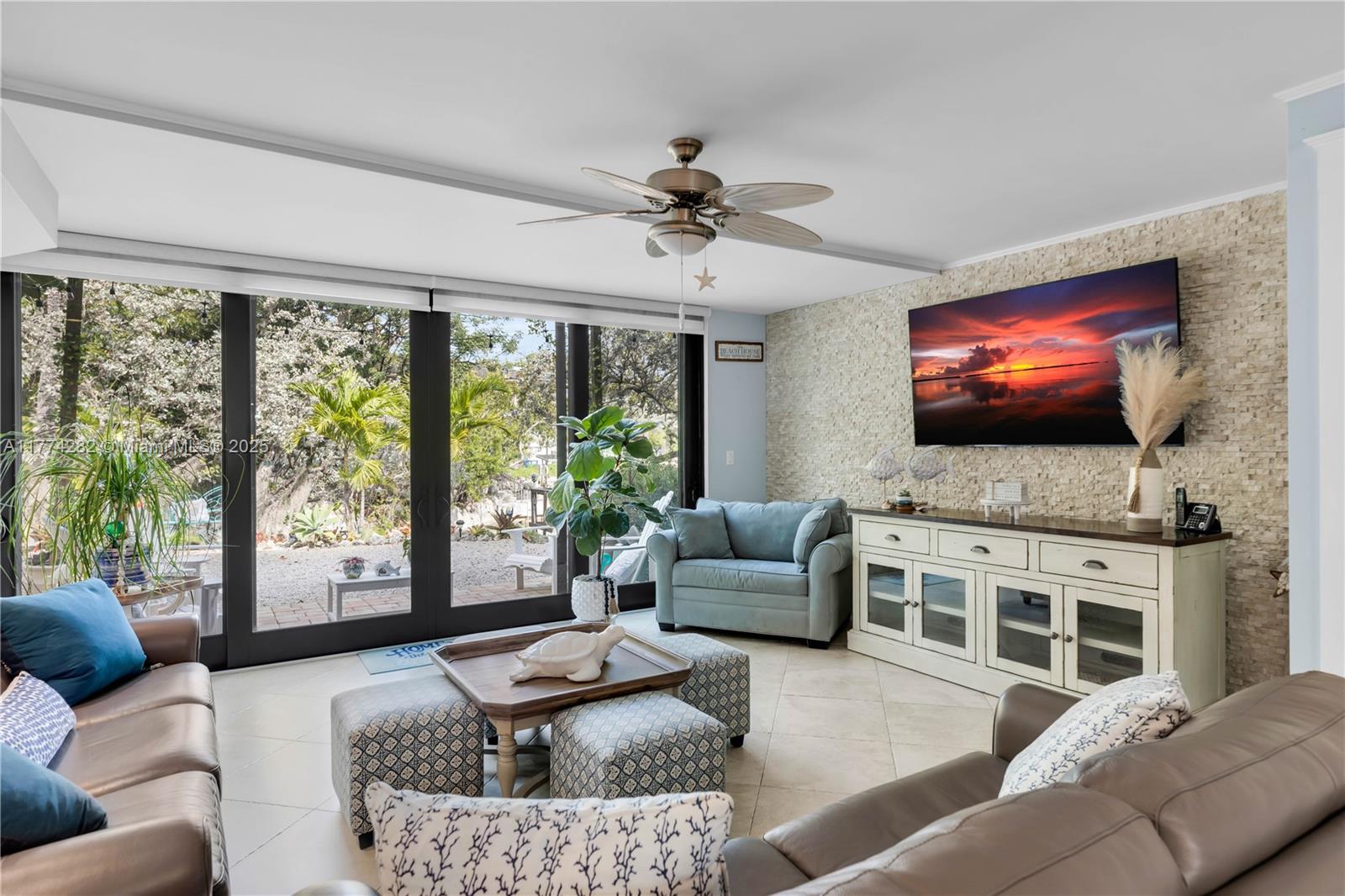 BUTTONWOOD BAY CLUB CONDO - Residential