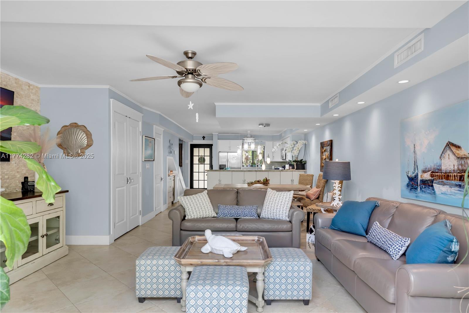 BUTTONWOOD BAY CLUB CONDO - Residential
