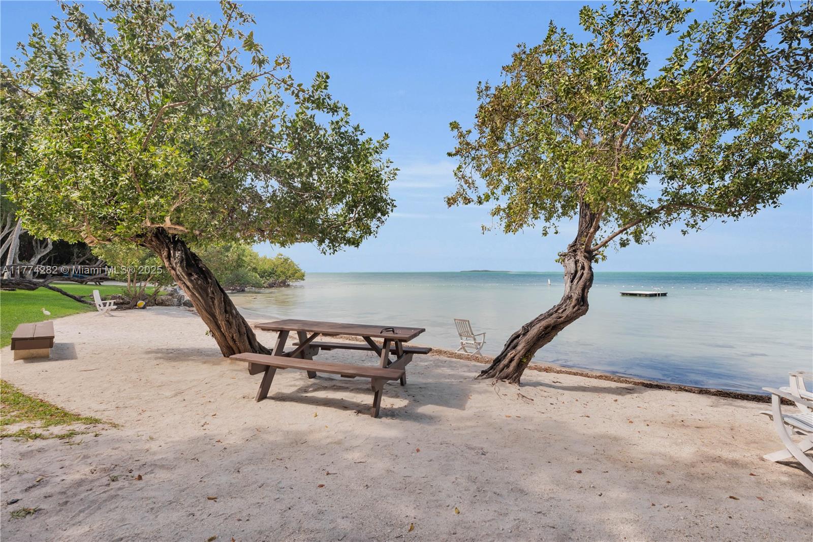 BUTTONWOOD BAY CLUB CONDO - Residential