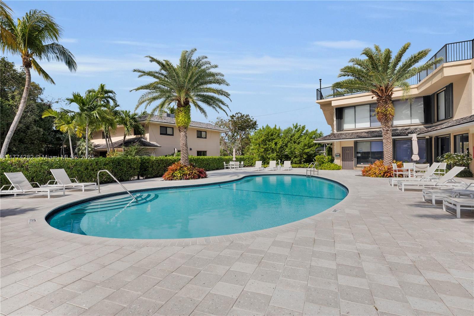 BUTTONWOOD BAY CLUB CONDO - Residential