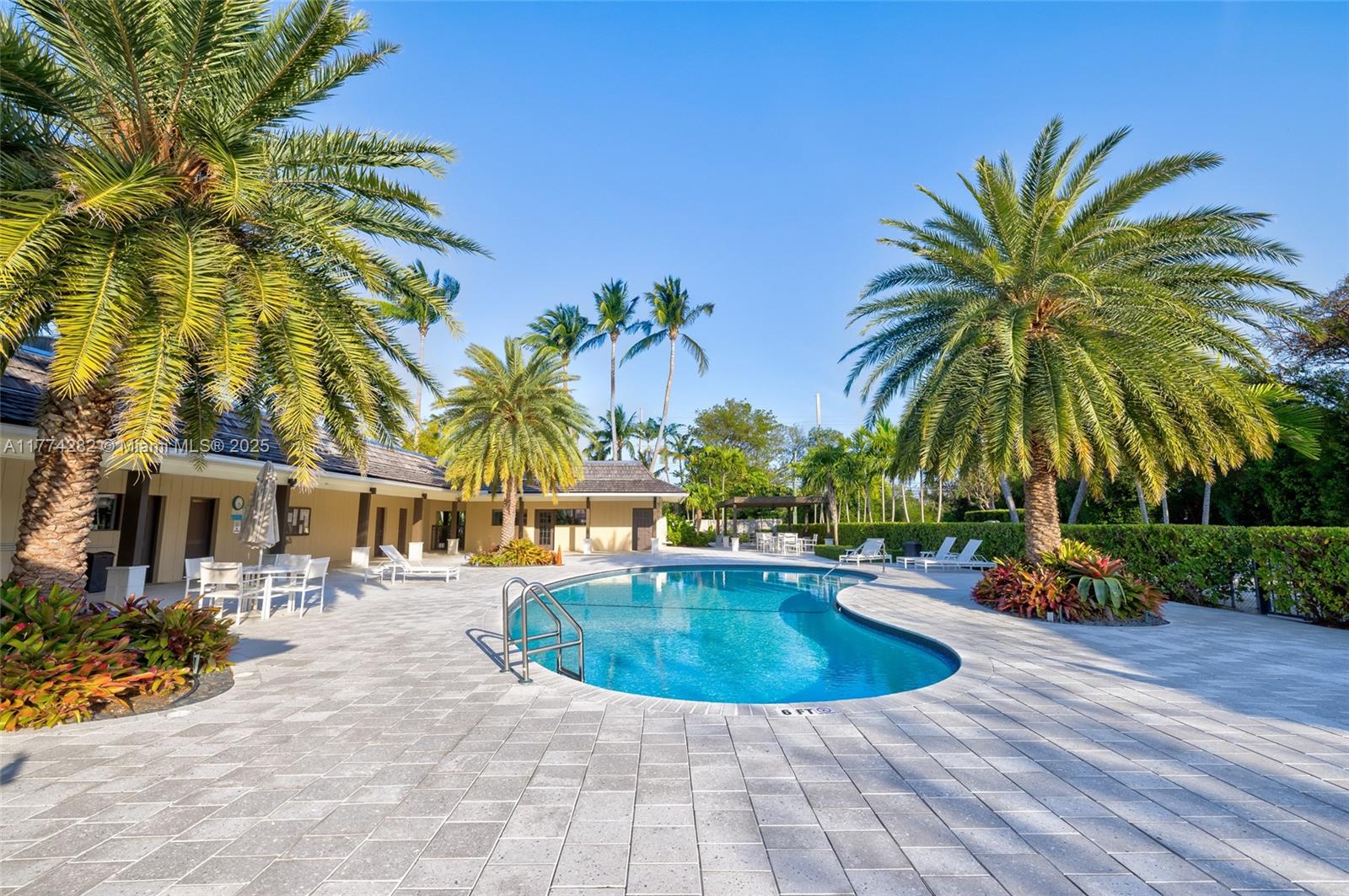 BUTTONWOOD BAY CLUB CONDO - Residential