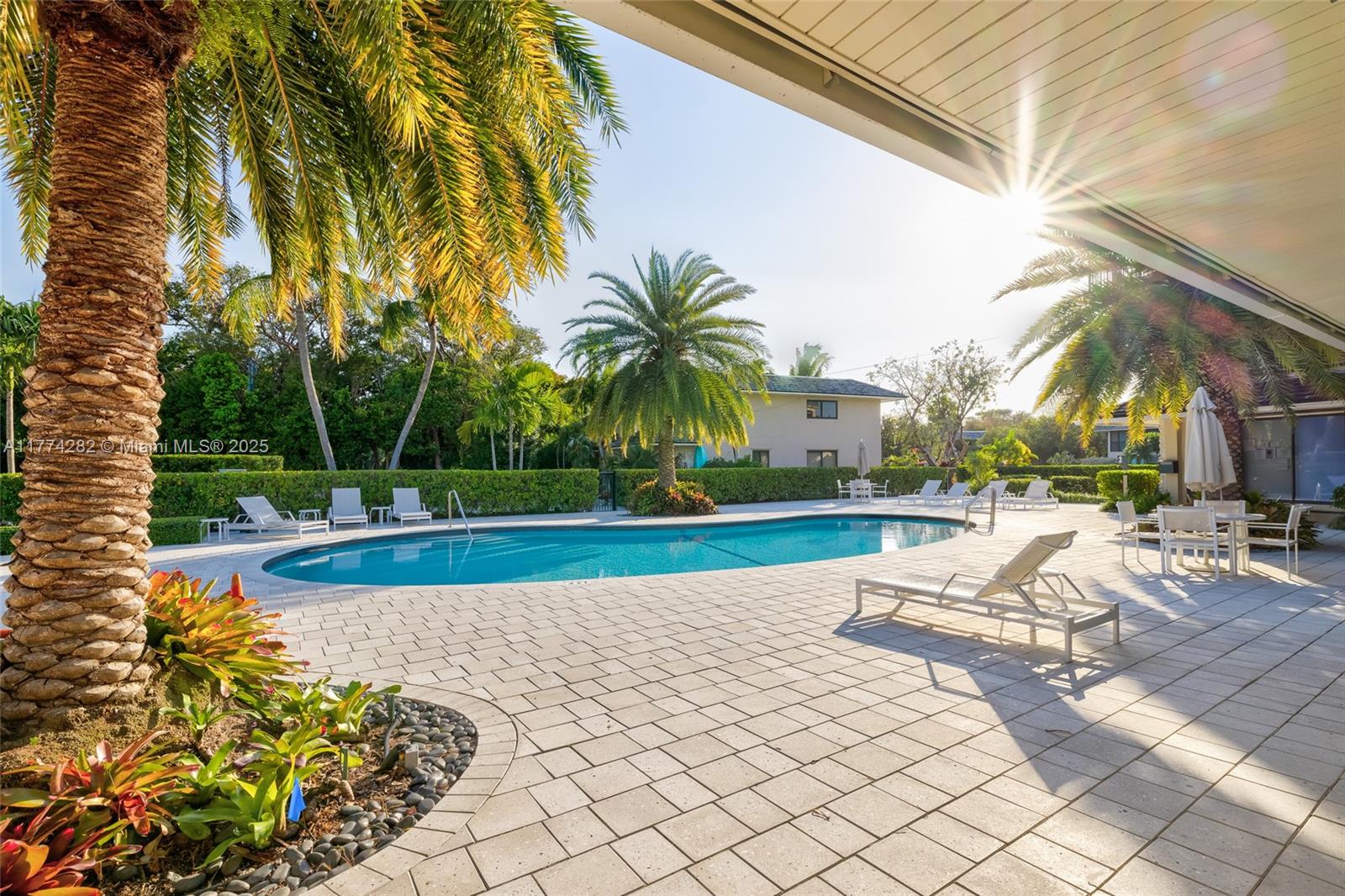 BUTTONWOOD BAY CLUB CONDO - Residential