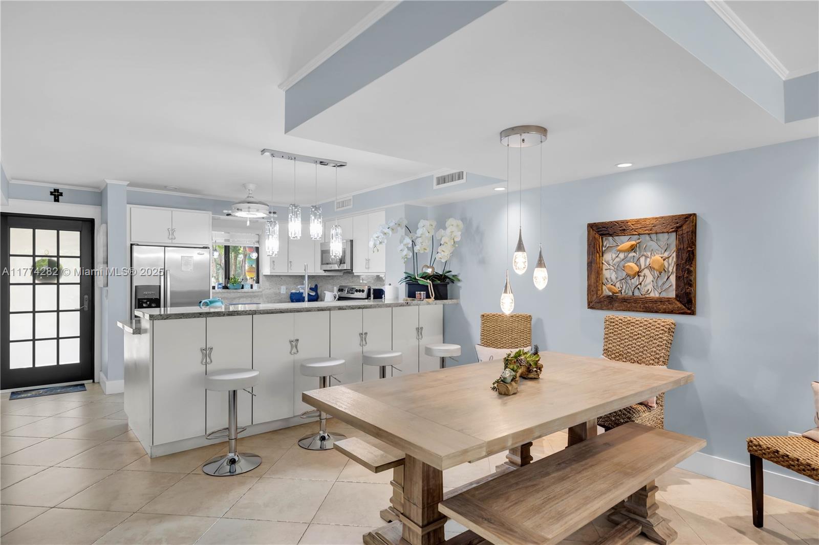 BUTTONWOOD BAY CLUB CONDO - Residential