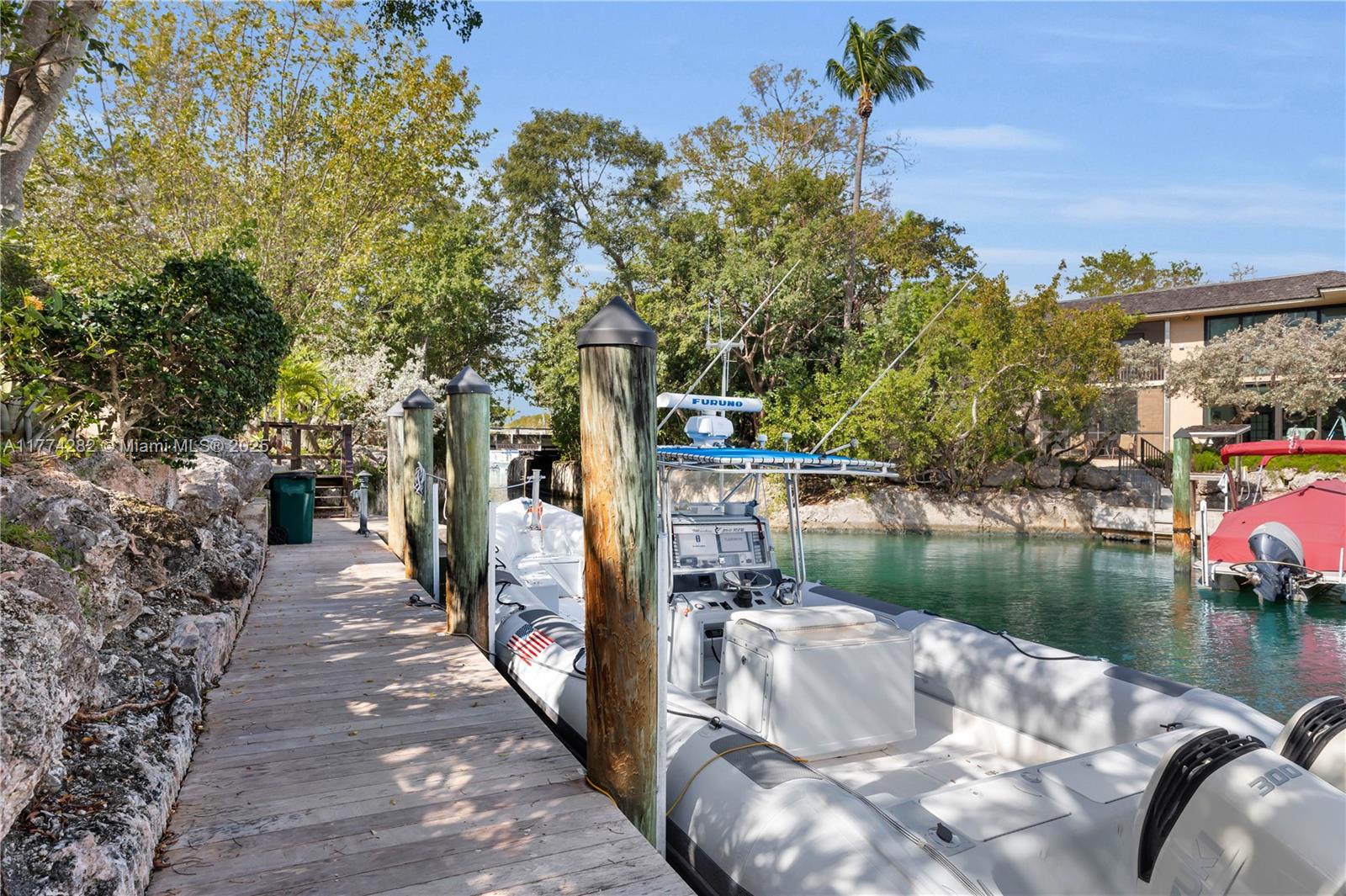 BUTTONWOOD BAY CLUB CONDO - Residential