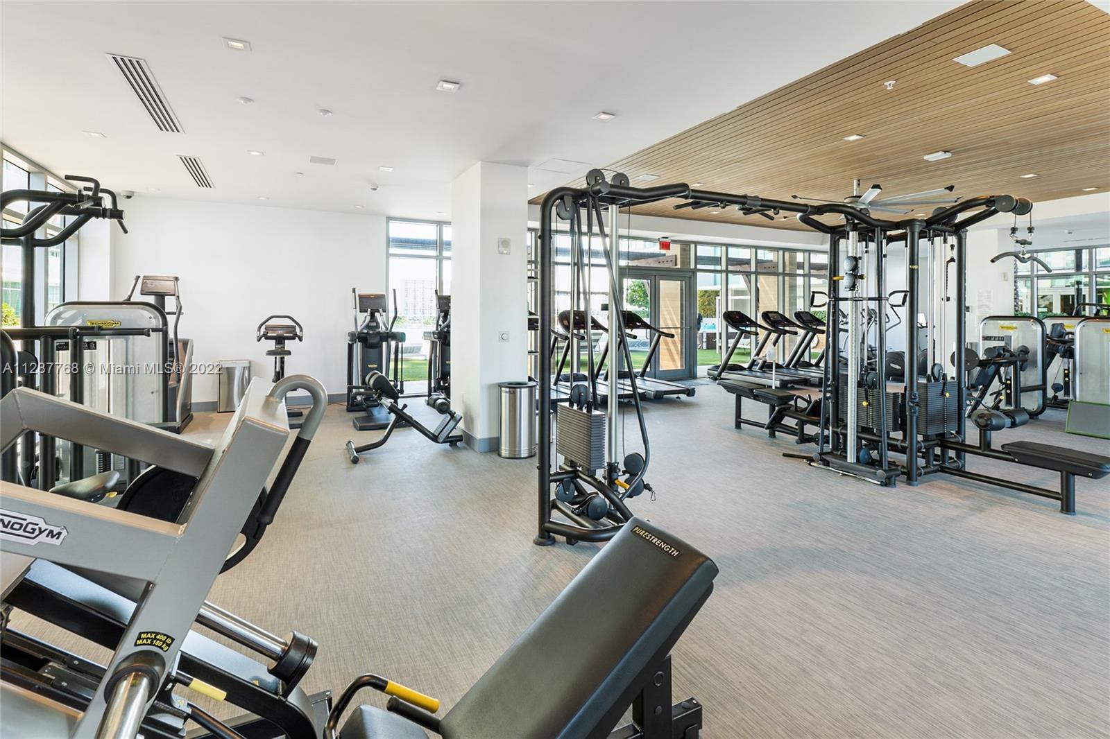 PARQUE TOWERS CONDO - Residential