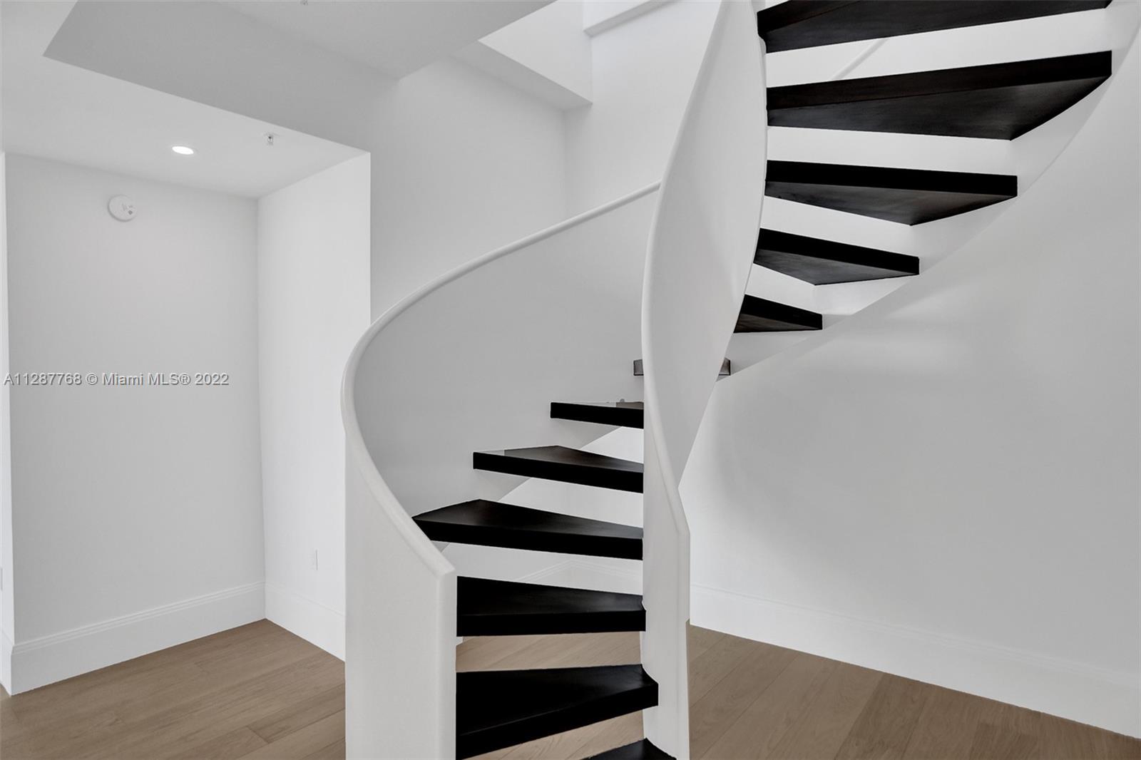 PARQUE TOWERS CONDO - Residential