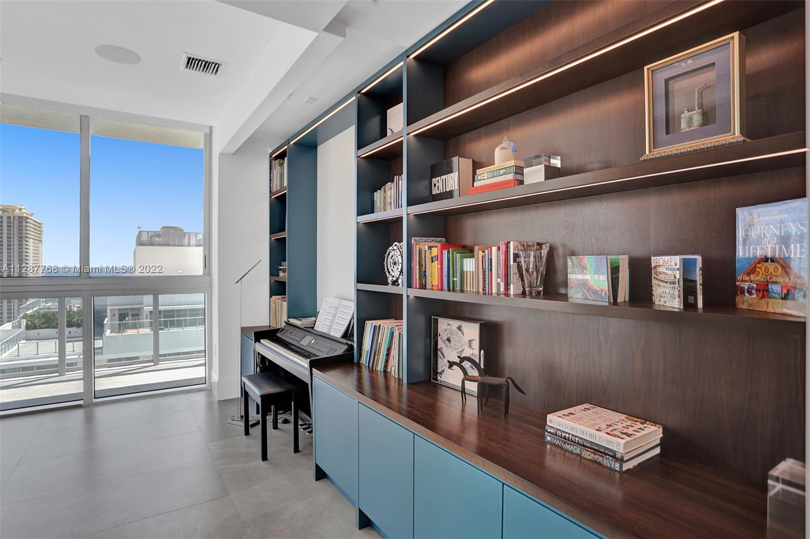 PARQUE TOWERS CONDO - Residential