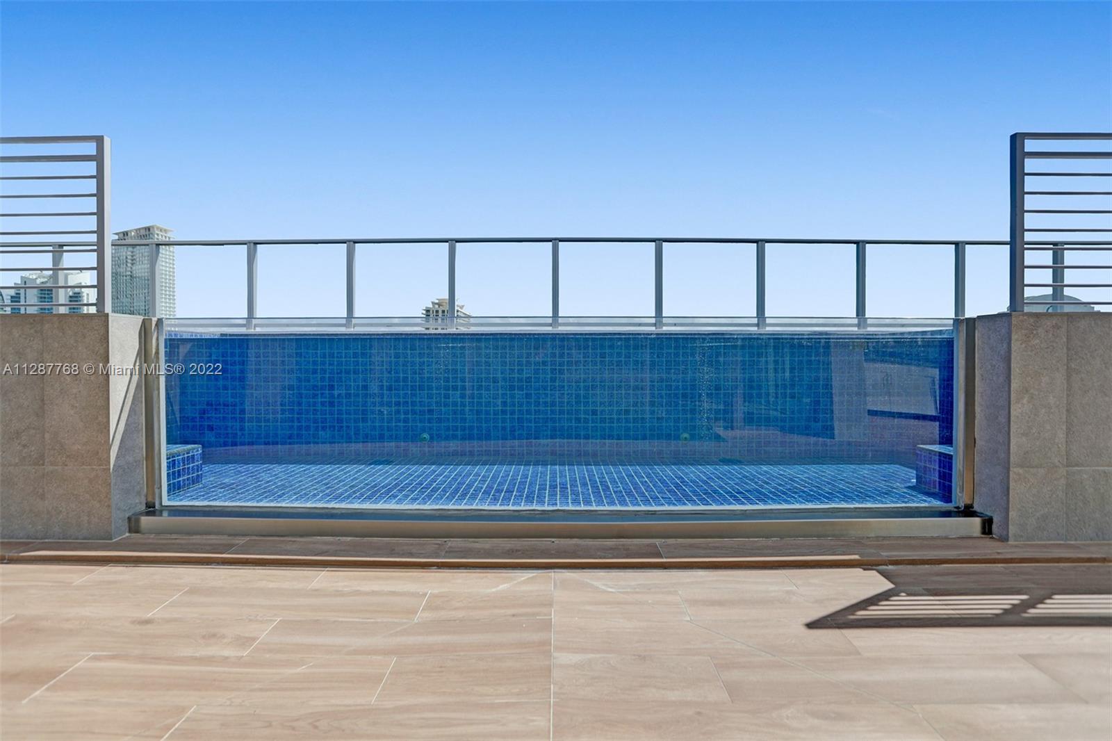 PARQUE TOWERS CONDO - Residential