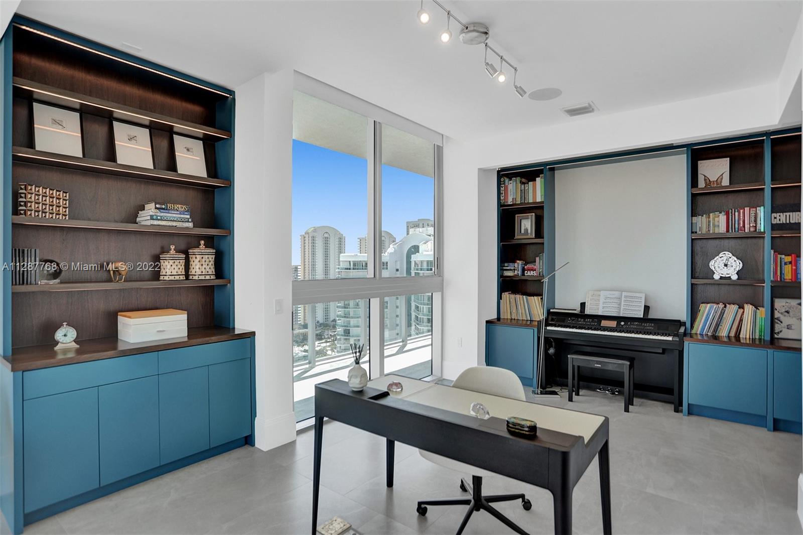 PARQUE TOWERS CONDO - Residential