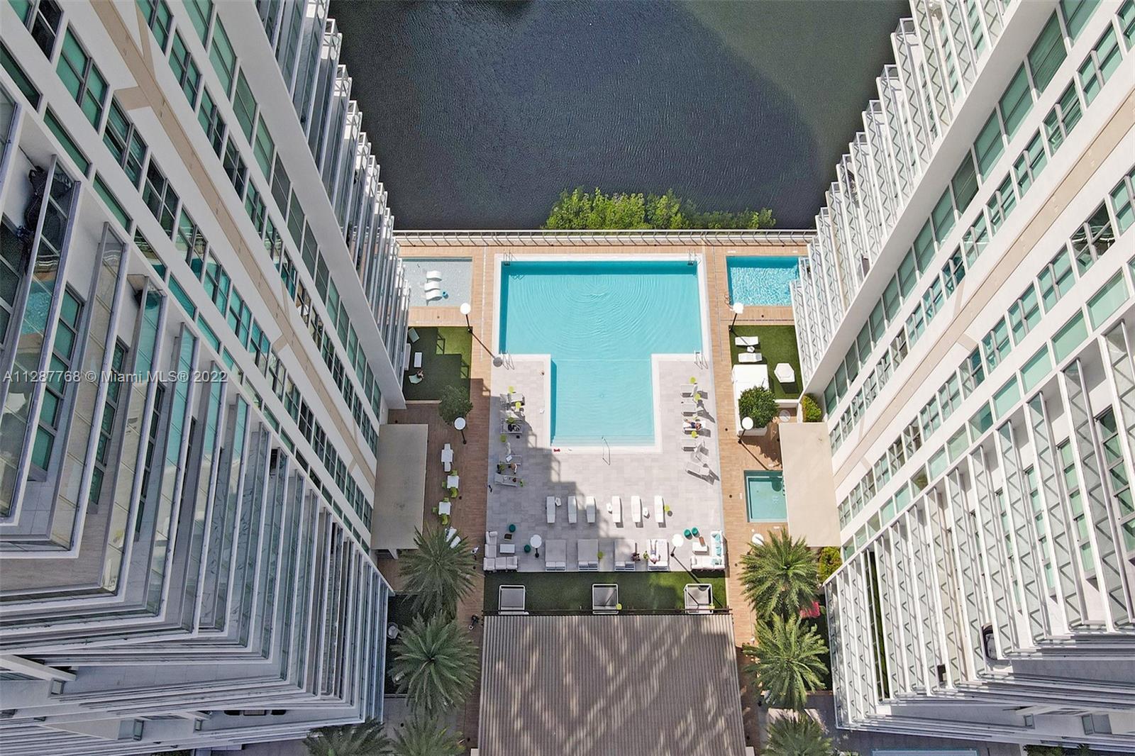 PARQUE TOWERS CONDO - Residential