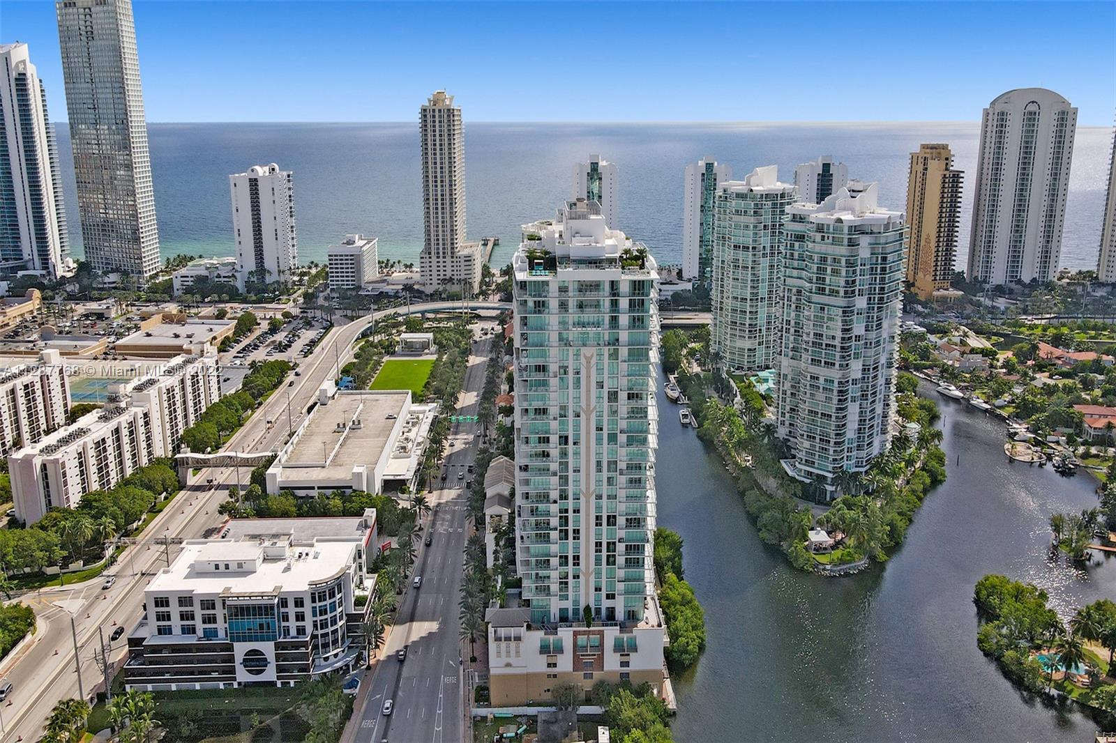 PARQUE TOWERS CONDO - Residential