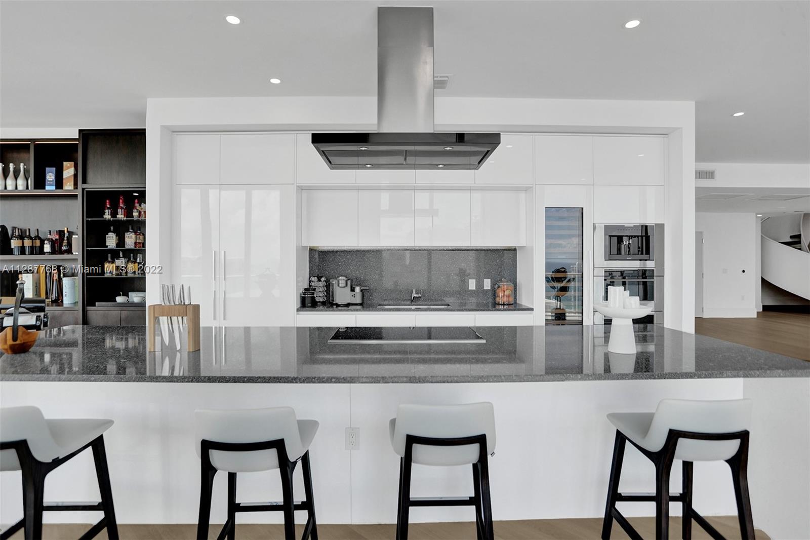 PARQUE TOWERS CONDO - Residential