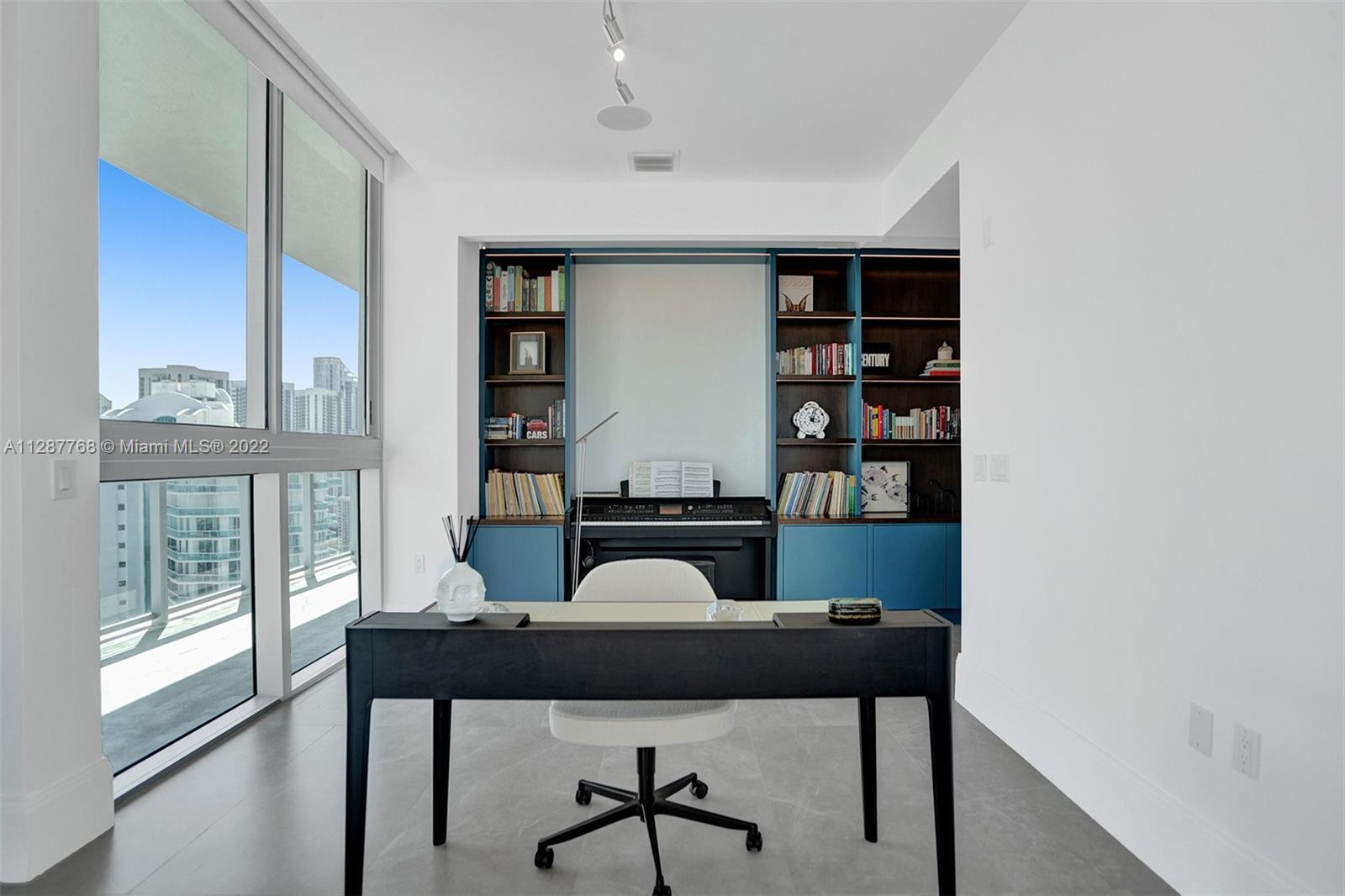 PARQUE TOWERS CONDO - Residential