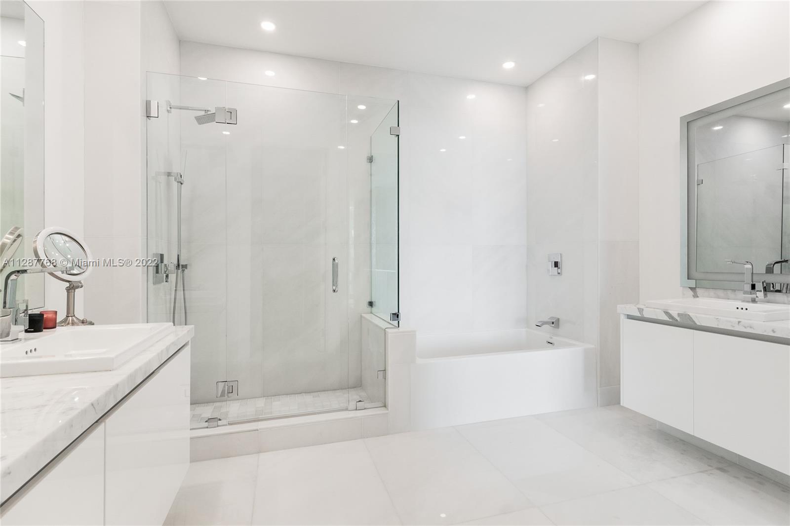 PARQUE TOWERS CONDO - Residential