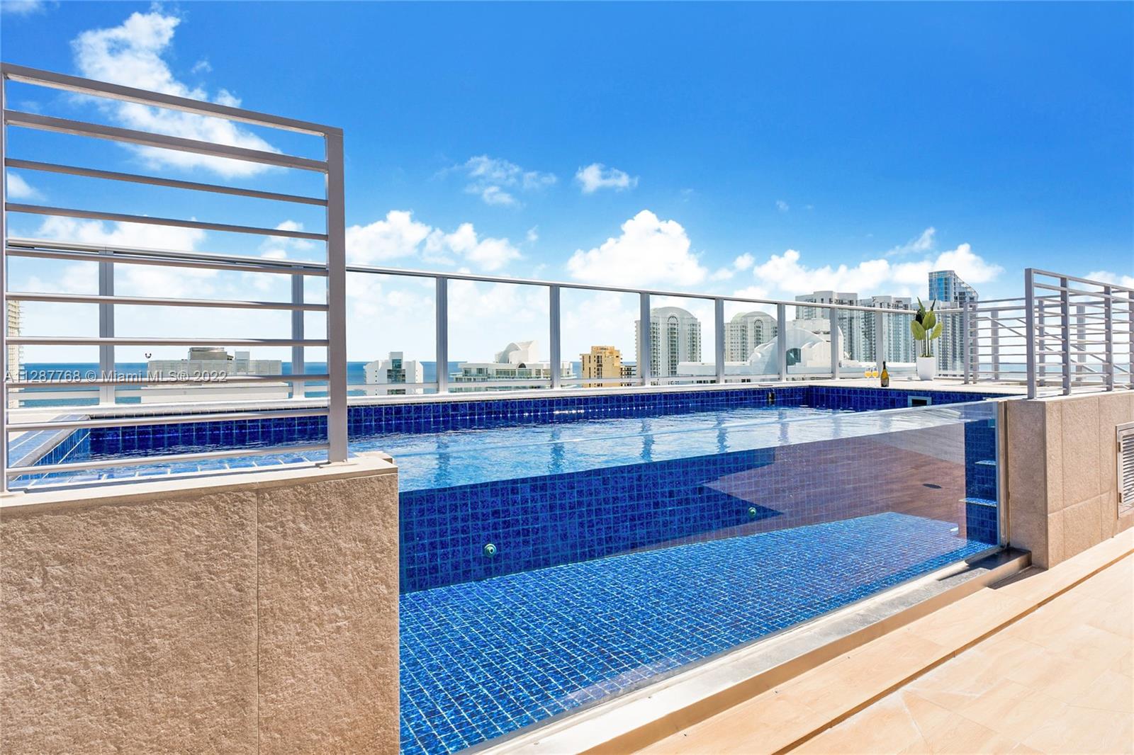 PARQUE TOWERS CONDO - Residential