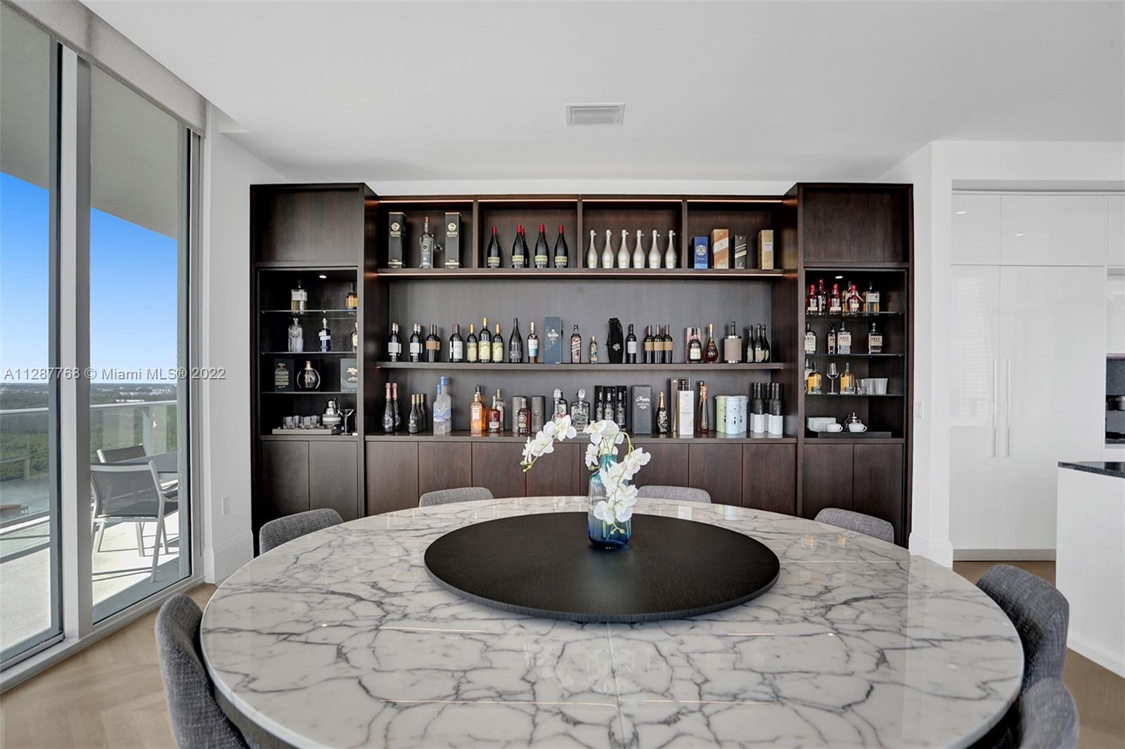 PARQUE TOWERS CONDO - Residential