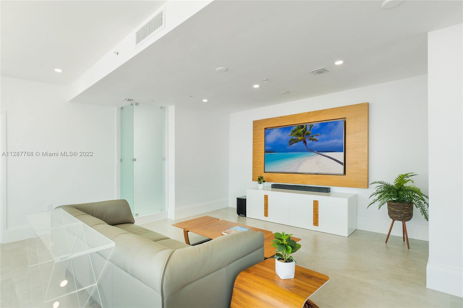 PARQUE TOWERS CONDO - Residential