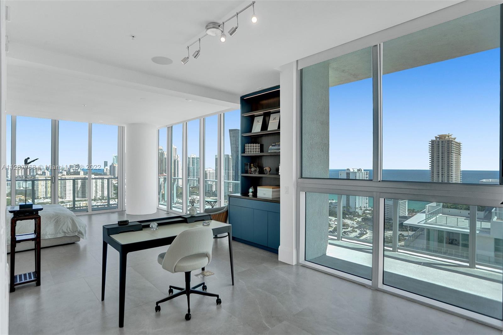 PARQUE TOWERS CONDO - Residential