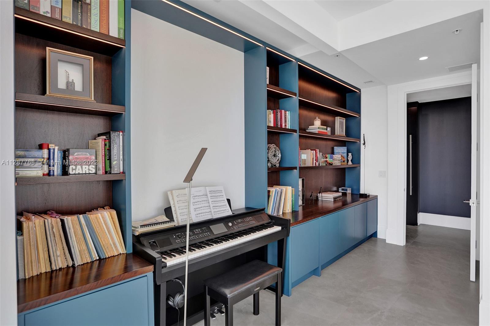 PARQUE TOWERS CONDO - Residential