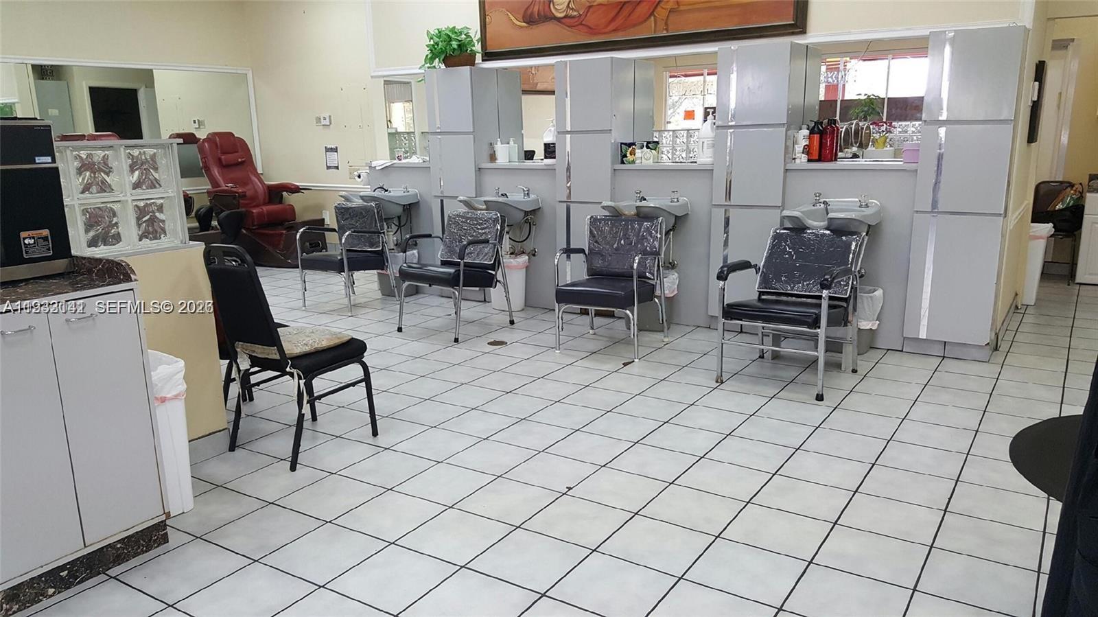 7140 & 7142 N Nob Hill Rd