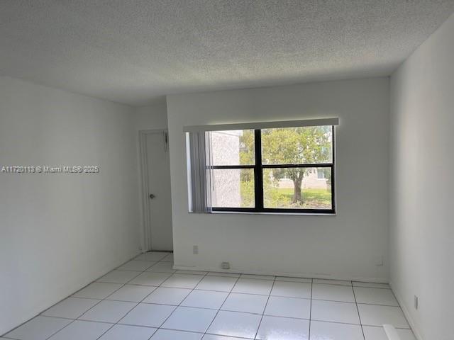 BUILDING FOUR OF RACQUET - Residential
