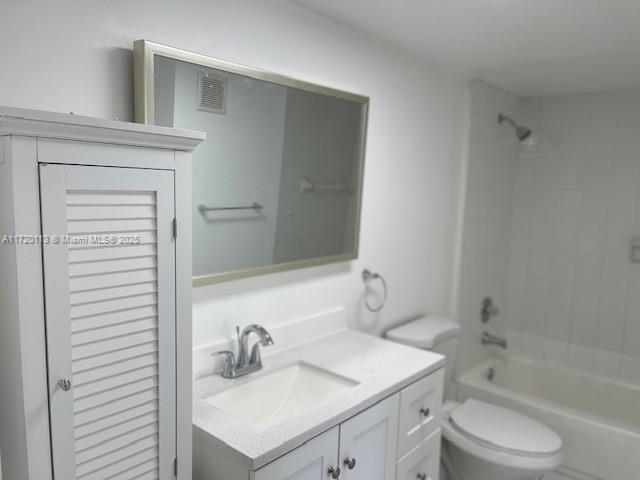 BUILDING FOUR OF RACQUET - Residential