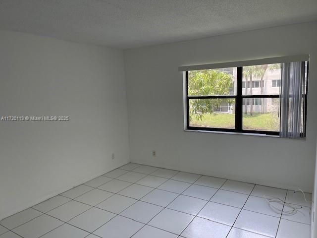 BUILDING FOUR OF RACQUET - Residential