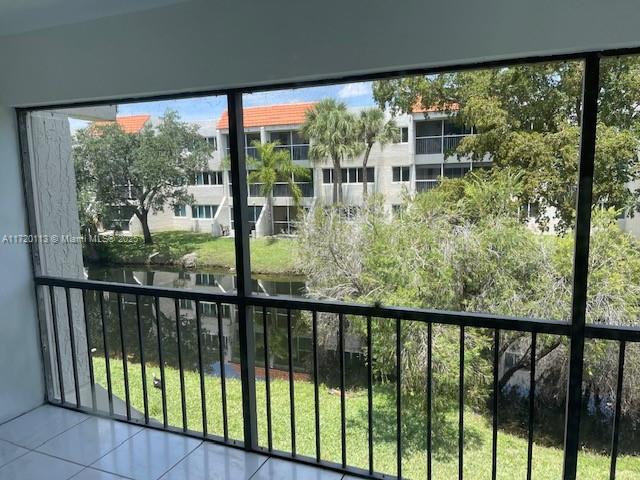 BUILDING FOUR OF RACQUET - Residential