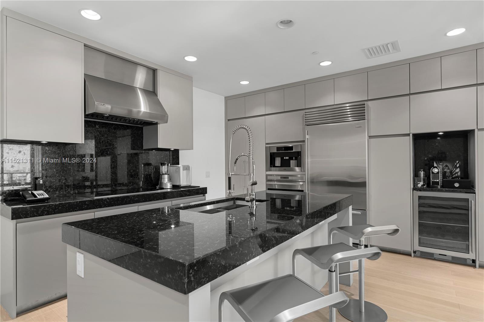 BAL HARBOUR NORTH SOUTH C - Residential