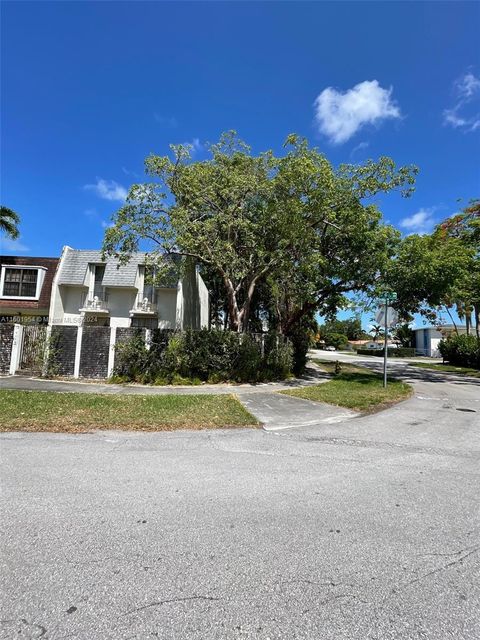 Townhouse in Miami FL 9095 96th Ave Ave.jpg