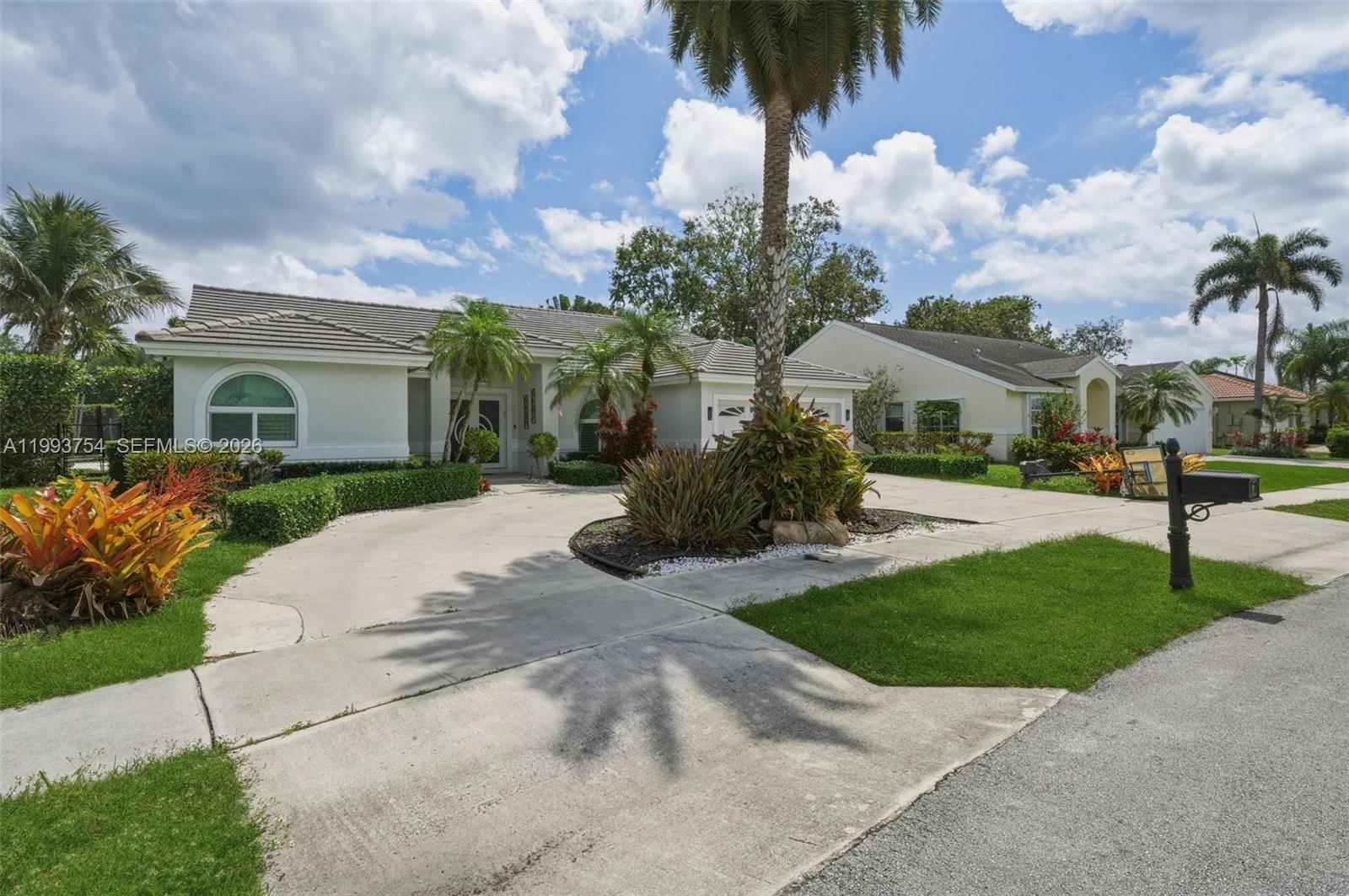 CALUSA RIDGE - Residential