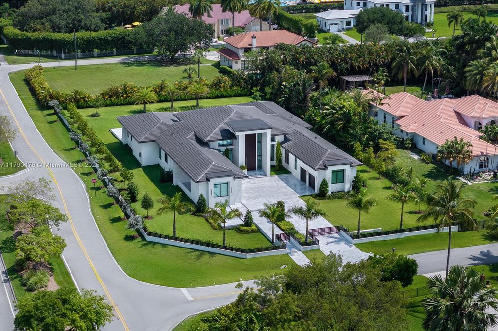 Photo of 12331 SW 2nd St, Plantation, FL 33325 (MLS # A11790478)