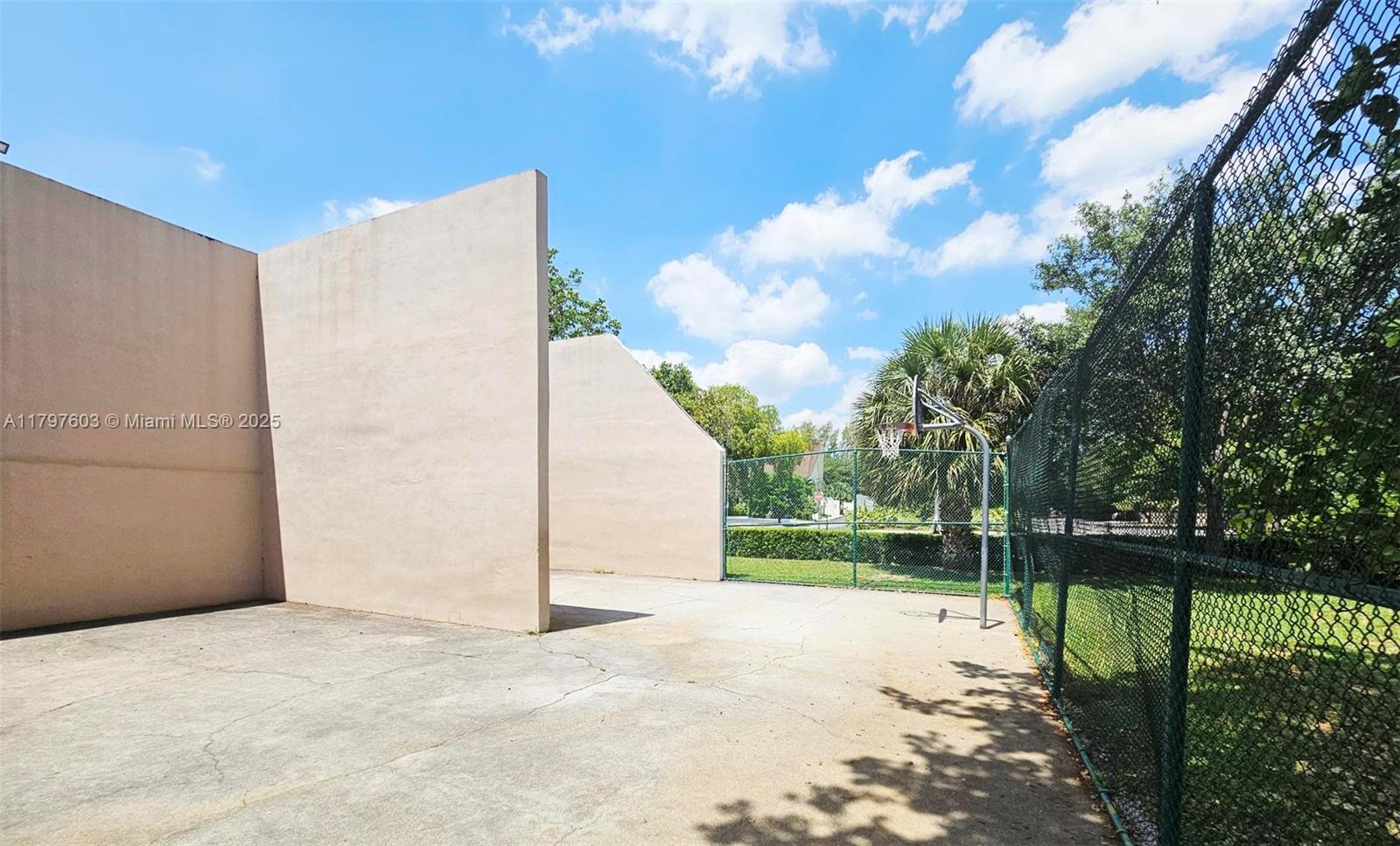 REFLECTIONS AT PEMBROKE P - Residential