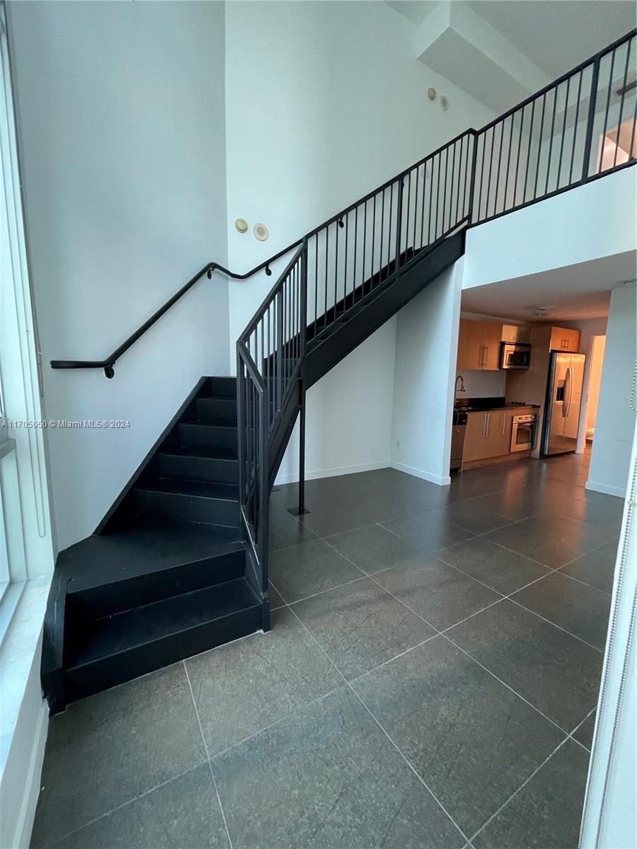 MET 1 CONDO - Residential Lease