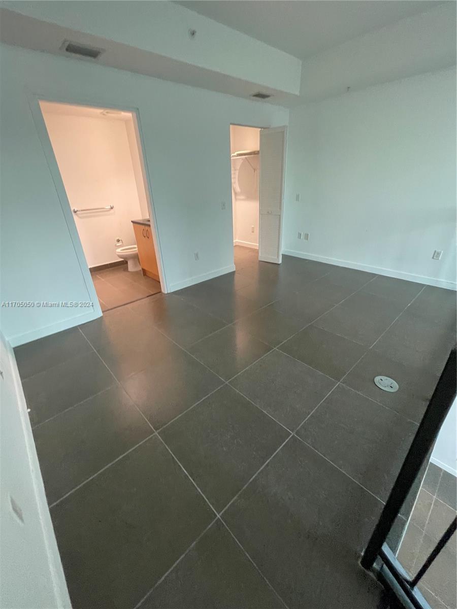 MET 1 CONDO - Residential Lease